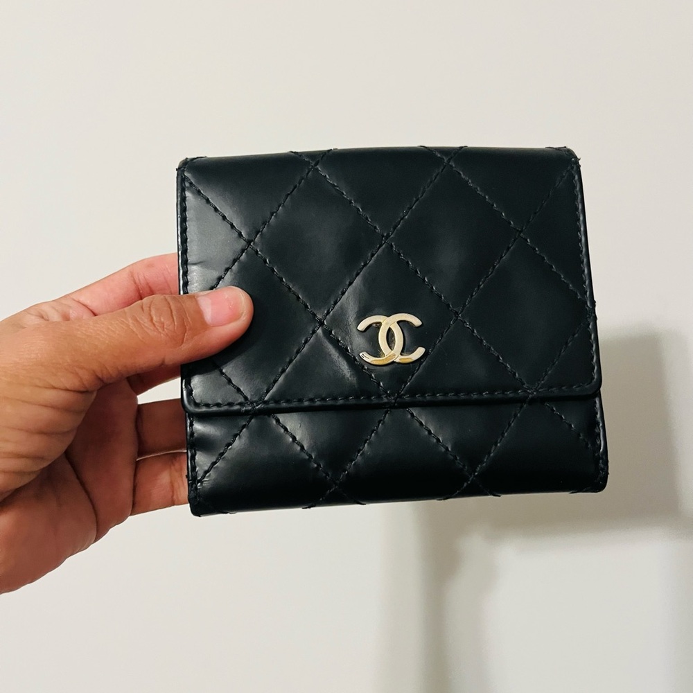 SOLD‼️CHANEL Black Quilted Leather Wallet